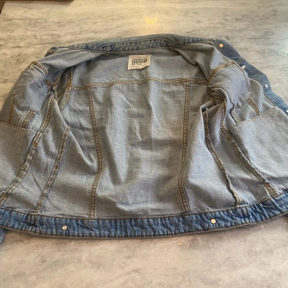 ZARA TRF Authentic Denim Jacket Light Wash Classic Jean Jacket Women SKU344 - Picture 5 of 10